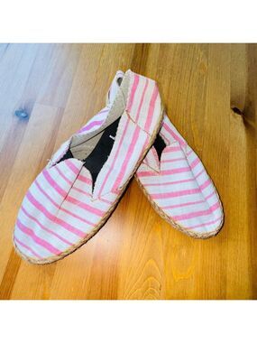 Ladies slip ons
